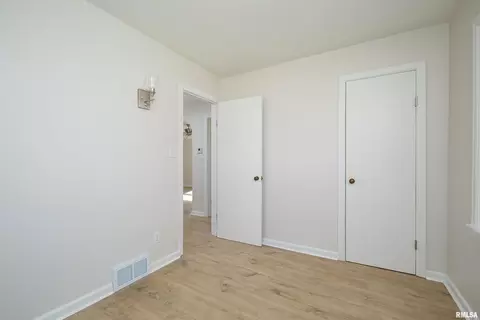 5431 3rd Ave, Moline, IL 61265 photo 13