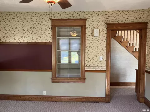 Living - 837 Beach St, Kewanee, IL 61443 photo 4 of 7