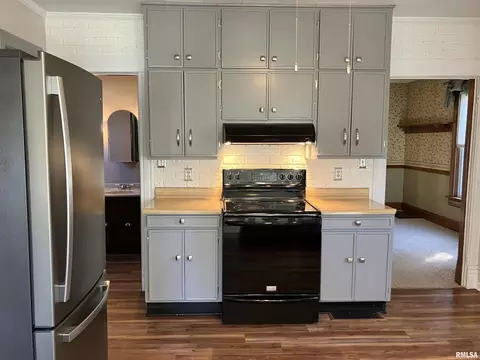 Kitchen - 837 Beach St, Kewanee, IL 61443 photo 3 of 5