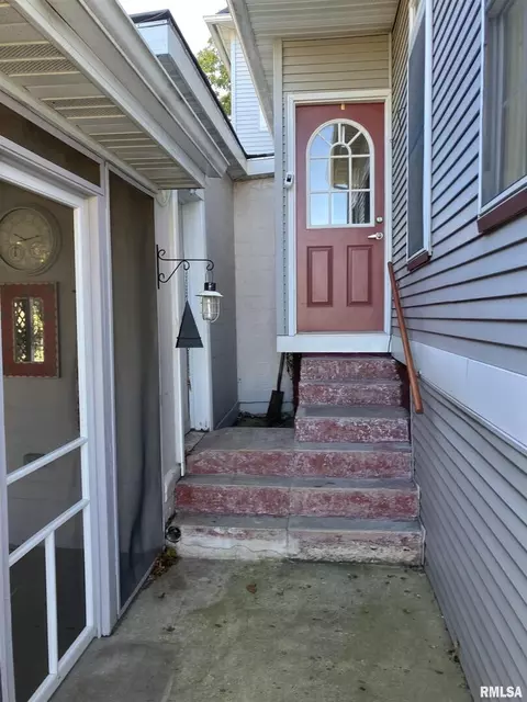 Exterior - 837 Beach St, Kewanee, IL 61443 photo 5 of 12