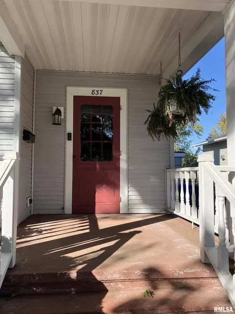 Exterior - 837 Beach St, Kewanee, IL 61443 photo 2 of 12