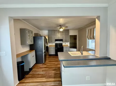 Kitchen - 837 Beach St, Kewanee, IL 61443 photo 5 of 5