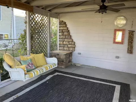 Exterior - 837 Beach St, Kewanee, IL 61443 photo 7 of 12