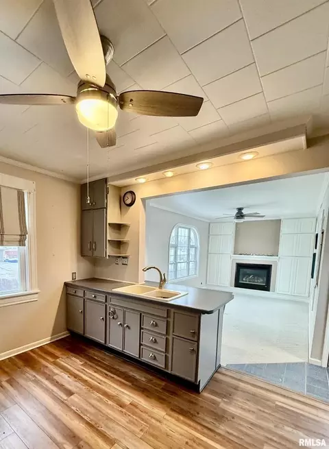 Kitchen - 837 Beach St, Kewanee, IL 61443 photo 4 of 5