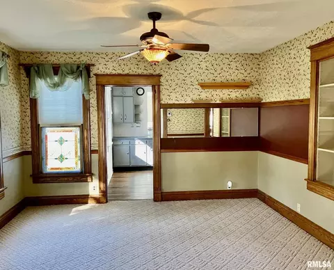 Living - 837 Beach St, Kewanee, IL 61443 photo 3 of 7