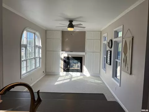 Living - 837 Beach St, Kewanee, IL 61443 photo 6 of 7