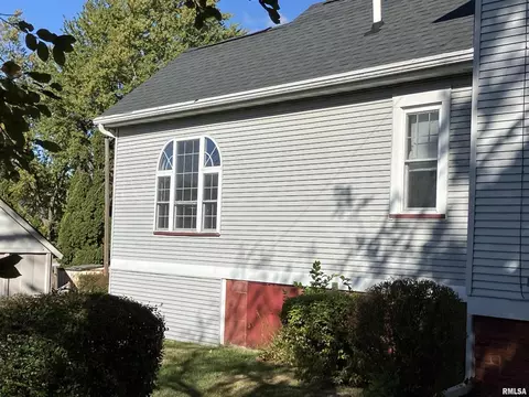 Exterior - 837 Beach St, Kewanee, IL 61443 photo 10 of 12
