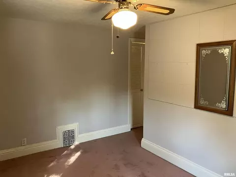 Bedroom - 837 Beach St, Kewanee, IL 61443 photo 4 of 6