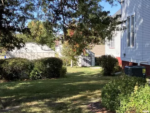 Exterior - 837 Beach St, Kewanee, IL 61443 photo 9 of 12