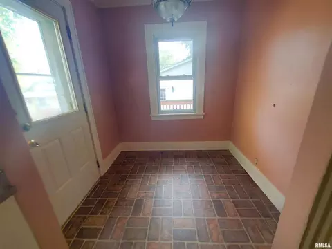 1182 25th St, Moline, IL 61265 photo 11