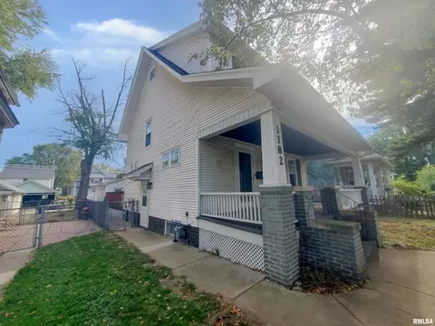 1182 25th St, Moline, IL 61265 photo 4