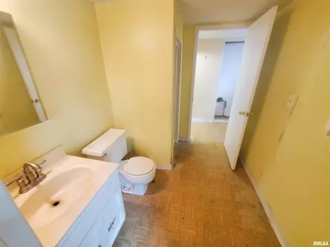 1182 25th St, Moline, IL 61265 photo 12