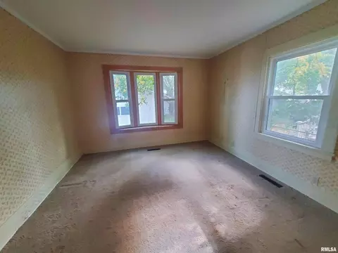 1182 25th St, Moline, IL 61265 photo 9
