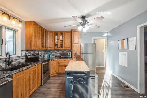 824 9th Ave, Fulton, IL 61252 photo 7