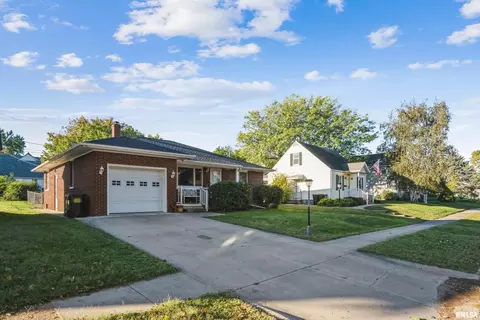 824 9th Ave, Fulton, IL 61252 photo 2