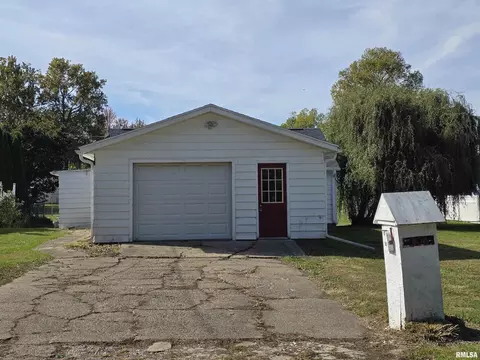 306 S 8th Ave, Albany, IL 61230