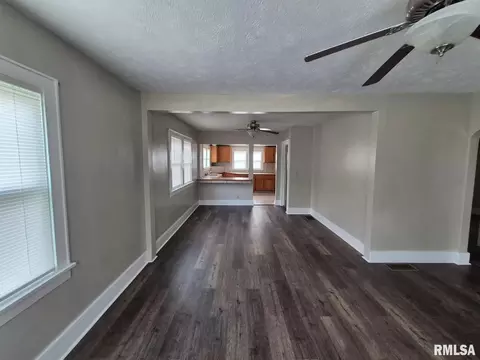 548 Edwards St, Kewanee, IL 61443 photo 3