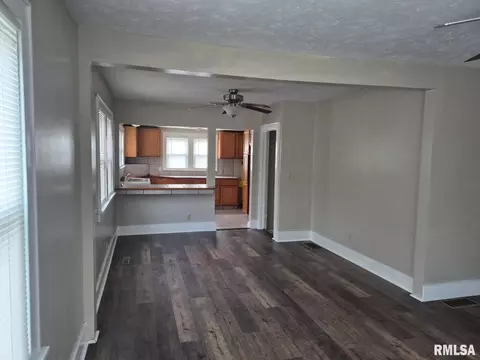 548 Edwards St, Kewanee, IL 61443 photo 6