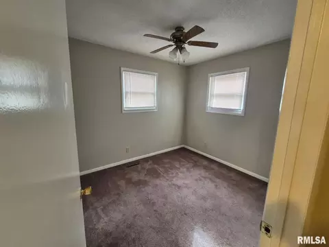548 Edwards St, Kewanee, IL 61443 photo 9