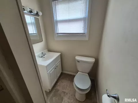 548 Edwards St, Kewanee, IL 61443 photo 10