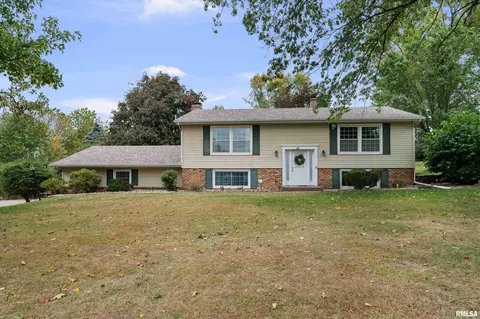 4836 W Pleasant St, Davenport, IA 52804