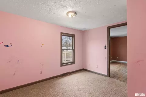 Bedroom - 220 E Wilcox St, Springfield, IL 62707 photo 2 of 7