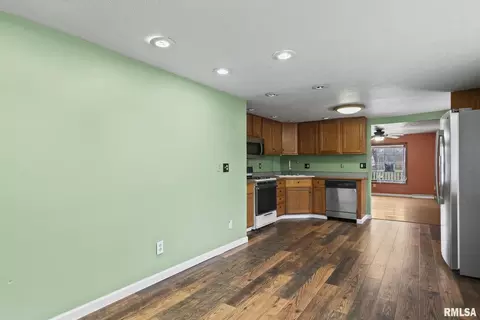 Other - 220 E Wilcox St, Springfield, IL 62707 photo 9 of 10