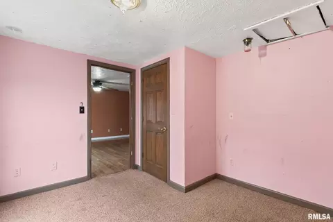 Bedroom - 220 E Wilcox St, Springfield, IL 62707 photo 3 of 7