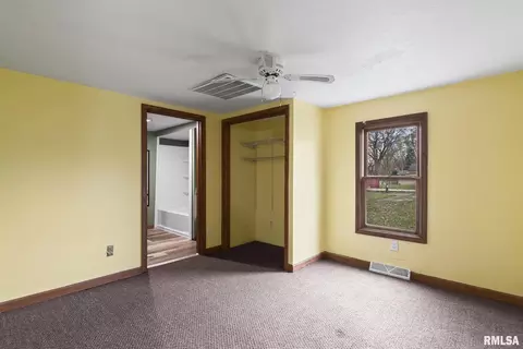 Bedroom - 220 E Wilcox St, Springfield, IL 62707 photo 6 of 7