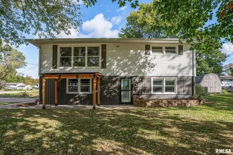 502 E 22nd Ave #A, Coal Valley, IL 61240