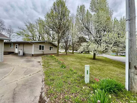 1401 12th Ave, Viola, IL 61486 photo 3