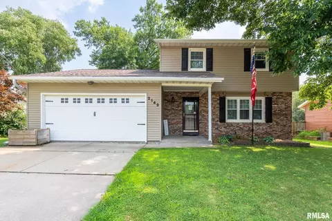 2149 W 30th St, Davenport, IA 52804
