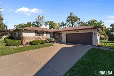 4062 4th St #B, East Moline, IL 61244