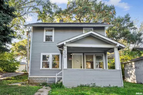 209 E 13th St, Davenport, IA 52803