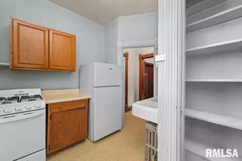 Kitchen - 1618 11th Ave, Moline, IL 61265 photo 5 of 5