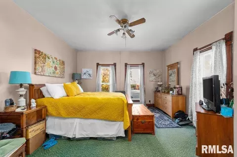 Bedroom - 1618 11th Ave, Moline, IL 61265 photo 2 of 2