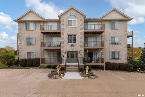 2956 Holiday Court Bldg 4 Ct UNIT 7, Bettendorf, IA 52722