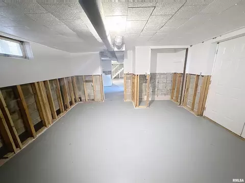 Entry Way - 6520 Us 150 Hwy, Alpha, IL 61413 photo 1 of 1