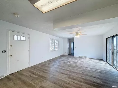 Living - 6520 Us 150 Hwy, Alpha, IL 61413 photo 1 of 5