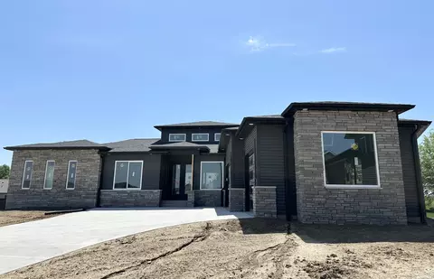 1709 Katie Ct, Davenport, IA 52807