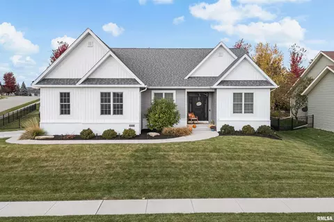 5108 S Richmond Cir, Bettendorf, IA 52722