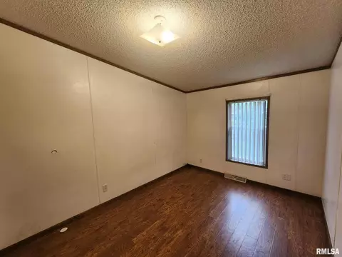 114 E Main St, Ewing, IL 62836 photo 18
