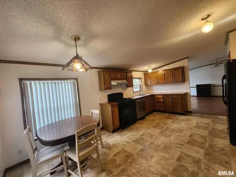114 E Main St, Ewing, IL 62836 photo 6