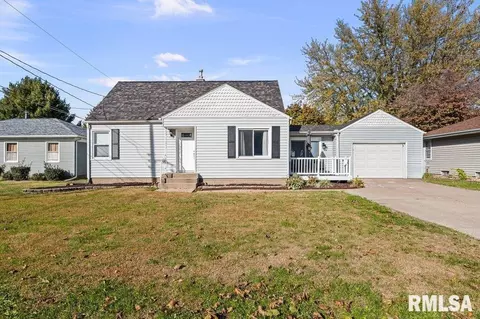 1115 35th Avenue Ct, East Moline, IL 61244