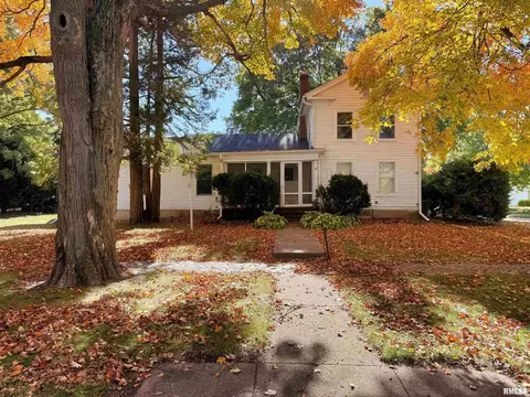 903 E 2nd Ave, Monmouth, IL 61462