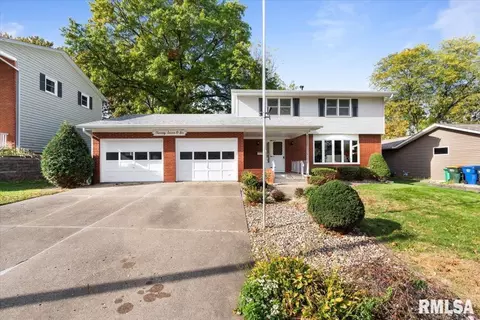 2706 Ridgewood Ave, Davenport, IA 52803