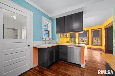 2105 15th St, Moline, IL 61265 photo 14