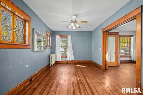 2105 15th St, Moline, IL 61265 photo 7