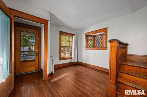2105 15th St, Moline, IL 61265 photo 9