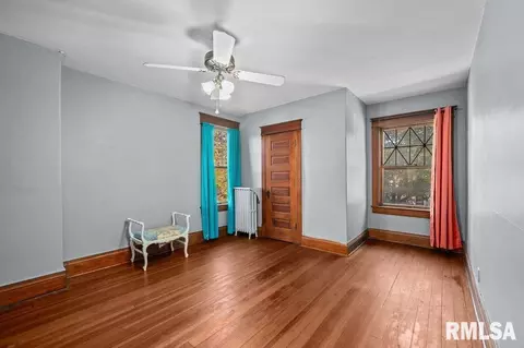2105 15th St, Moline, IL 61265 photo 18